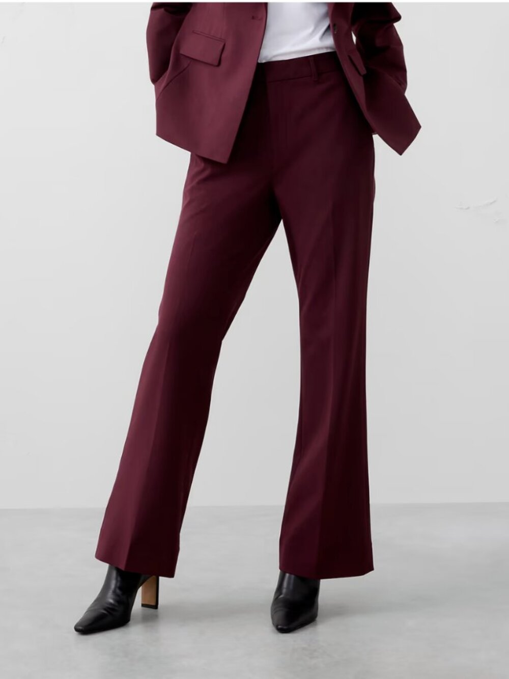 NWT BANANA REPUBLIC High Rise Bootcut Trousers in Deep Burgundy Size 8